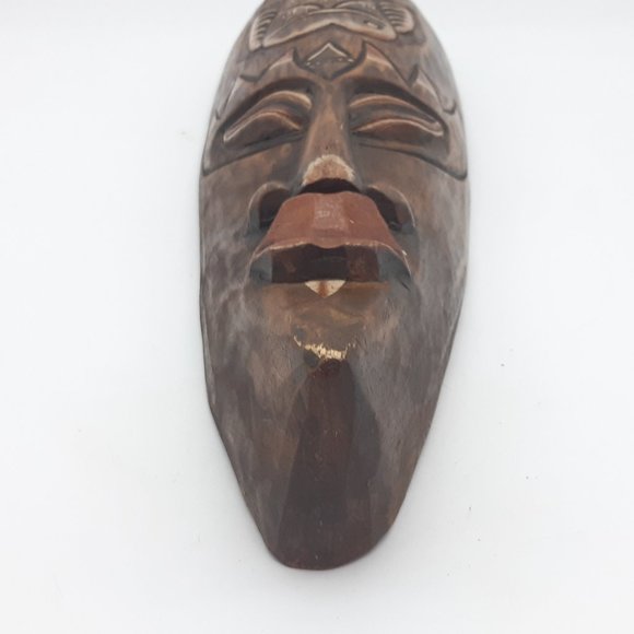 Wooden Indonesian Tribal Mask Wall Hanging - Picture 6 of 10